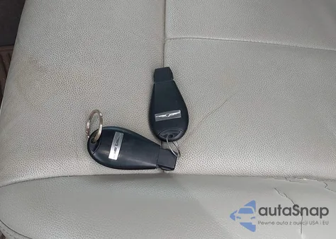 2010 Chrysler 300 Limited из США, поврежденный, VIN 2C3CK3CV8AH210878